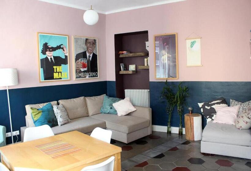 جناح, Bamboo Eco Hostel