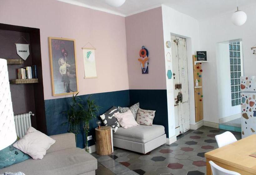 جناح, Bamboo Eco Hostel