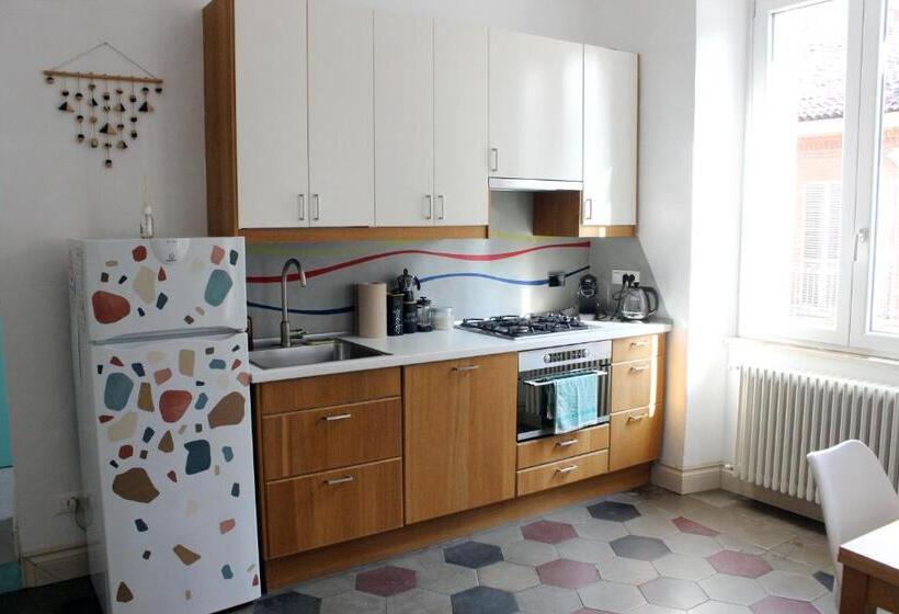 جناح, Bamboo Eco Hostel