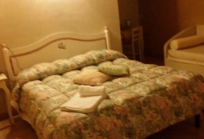 غرفة قياسية ثلاثية, B&b Al Cristo