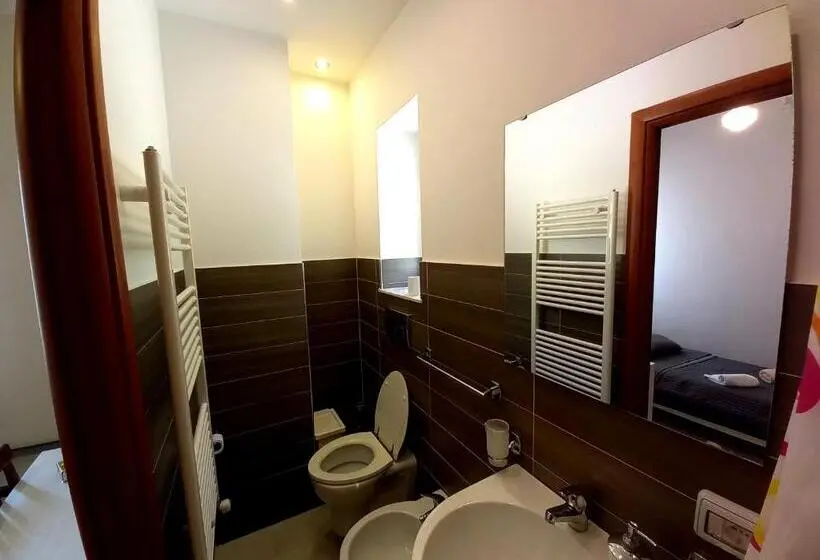 اتاق استاندارد یک نفره, Agritrinacria Rooms