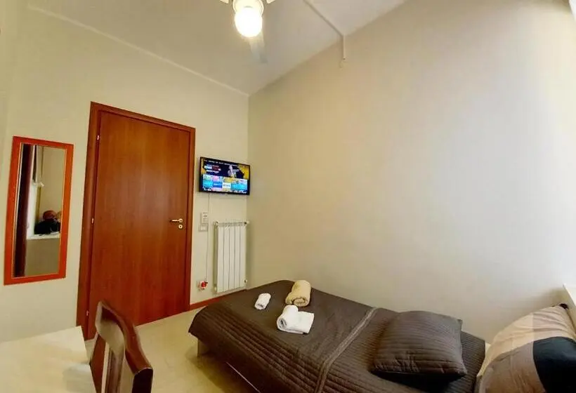 اتاق استاندارد یک نفره, Agritrinacria Rooms