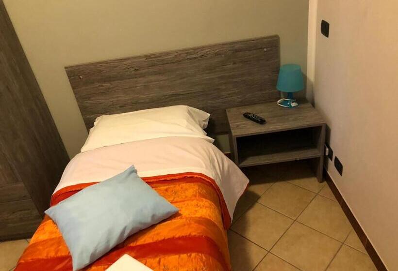 חדר סטנדרט יחיד, Il Gatto E La Volpe