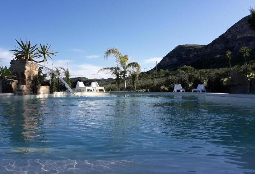 חדר סטנדרט לשלושה, La Suite Di Segesta