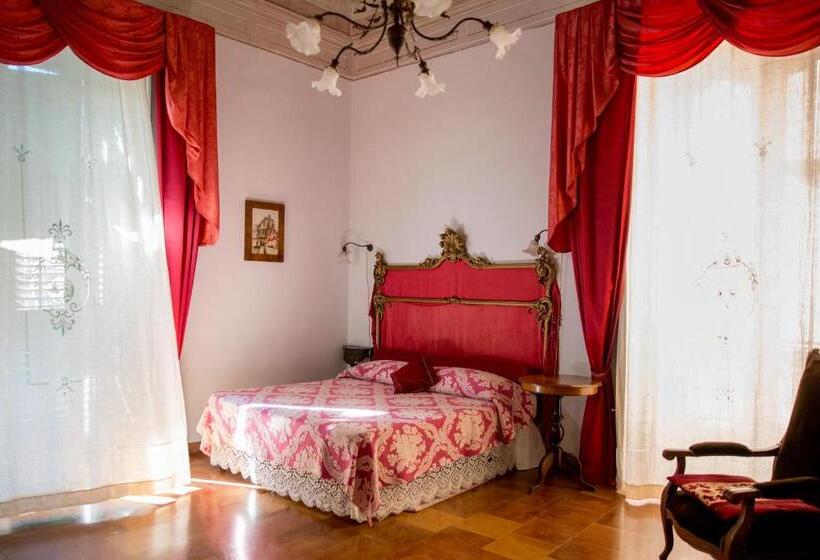 バルコニー付スイート, Le Foglie Di Acanto