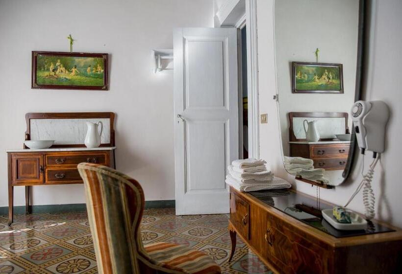 バルコニー付スイート, Le Foglie Di Acanto