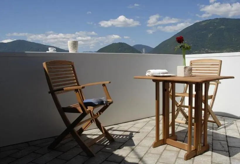 Suite with Terrace, Via Paradiso 32