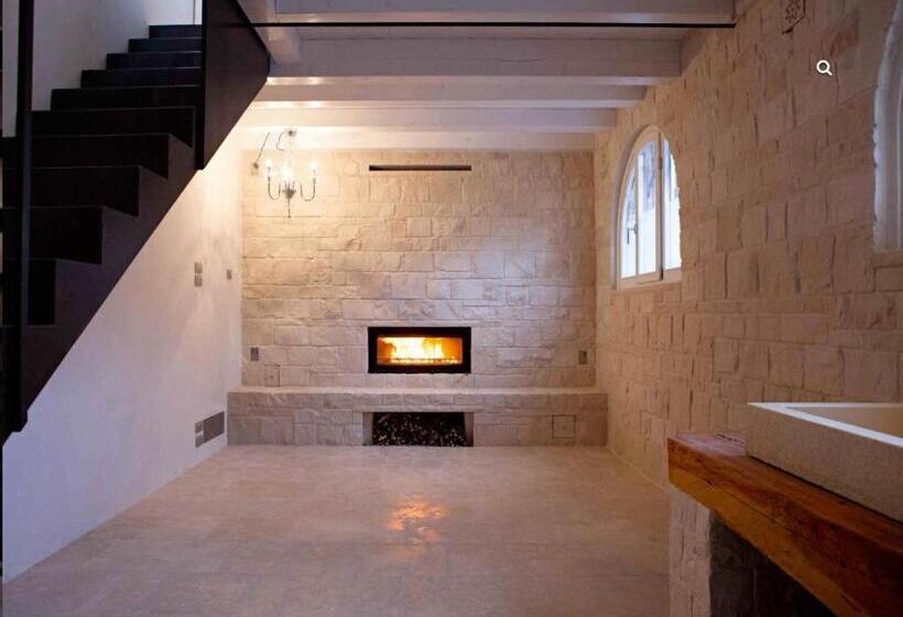 סוויטה משפחתית, Via Paradiso 32