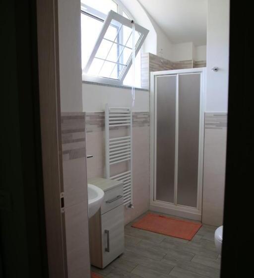 اتاق خانوادگی, Villa Naclerio