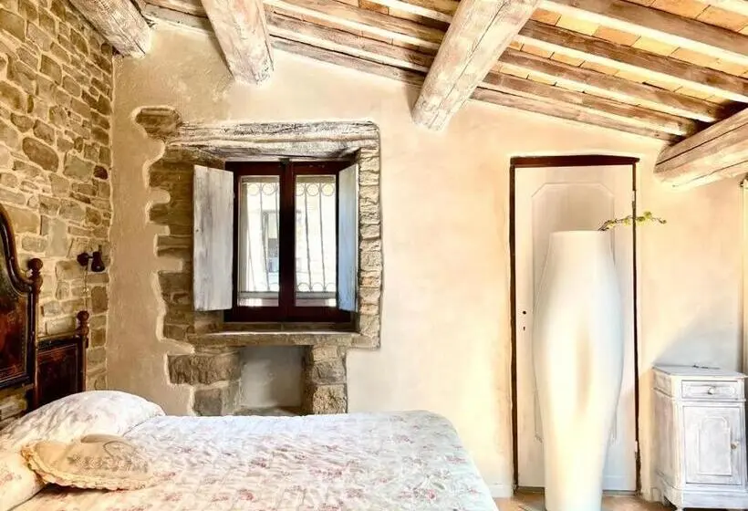 Juniorsviitti, Agriturismo Biologico Castello Della Pieve