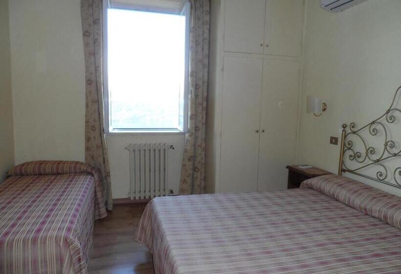 غرفة قياسية ثلاثية, Albergo Lucia Pagnanelli