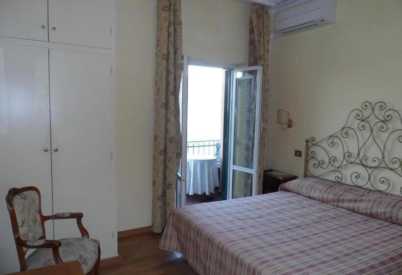 غرفة قياسية مطلّة علي البحيرة, Albergo Lucia Pagnanelli