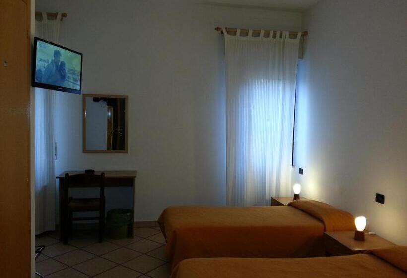 غرفة قياسية ثلاثية, Albergo Pizzeria Sole