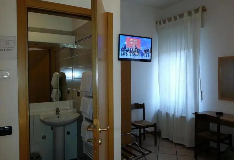 スタンダードトリプルルーム, Albergo Pizzeria Sole