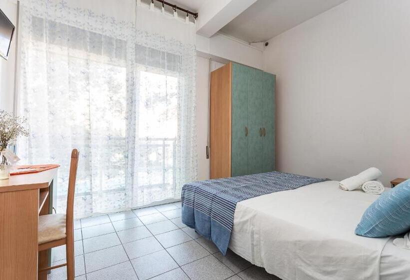 家庭间, Gadames   Lunch On The Beach