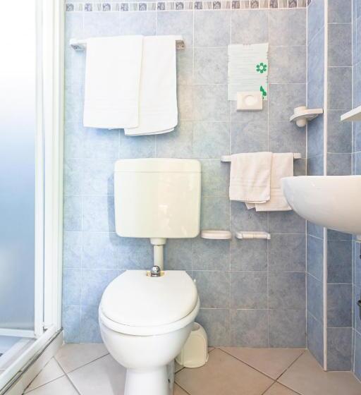 标准间, Gadames   Lunch On The Beach