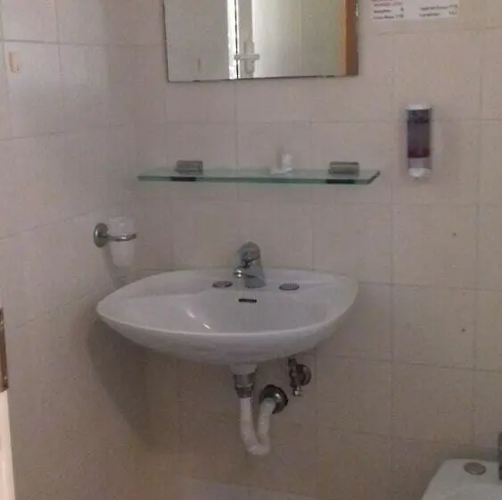 اتاق استاندارد یک نفره, Sabatino