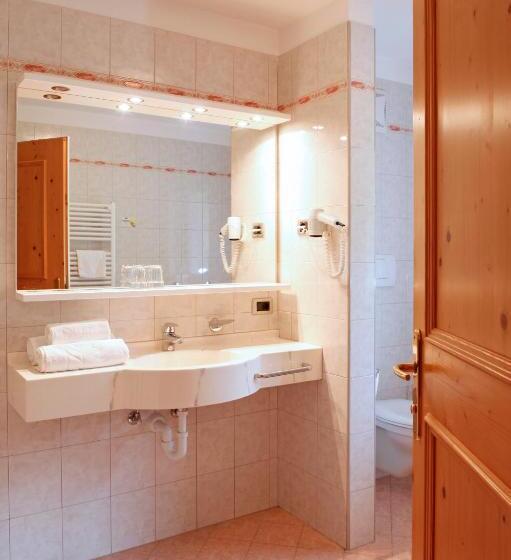 家庭间, Hubertusstube