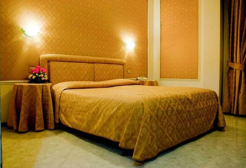 חדר סטנדרט, Michelangelo