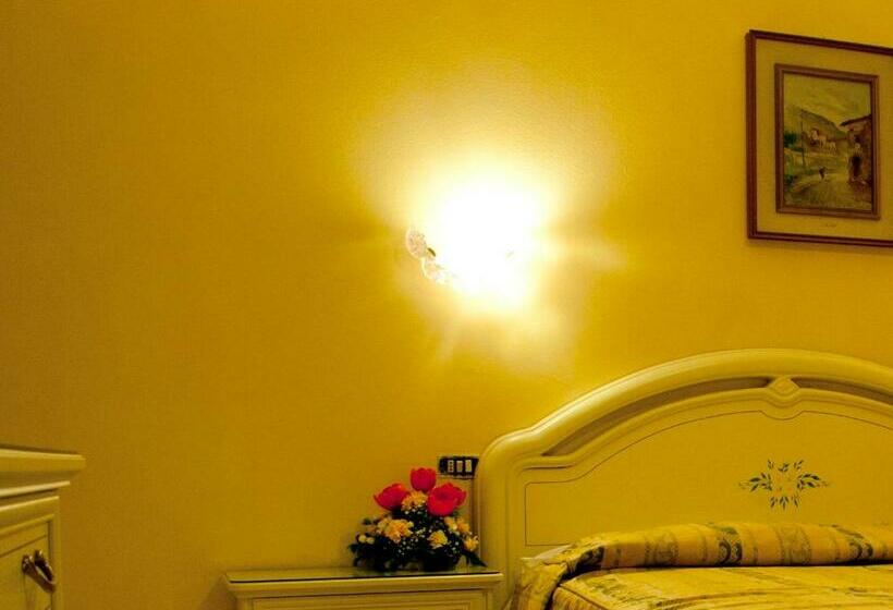 חדר סטנדרט, Michelangelo