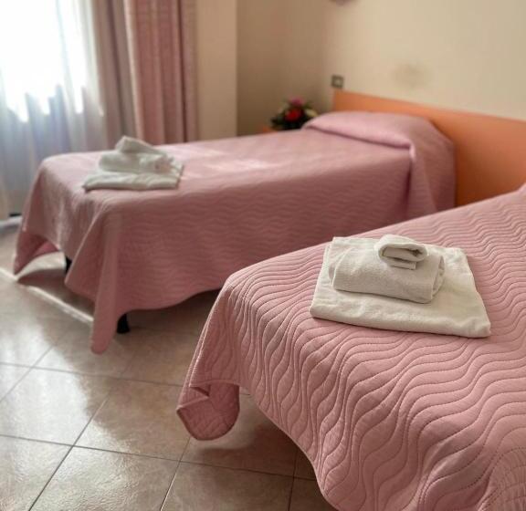 חדר סטנדרט, Michelangelo