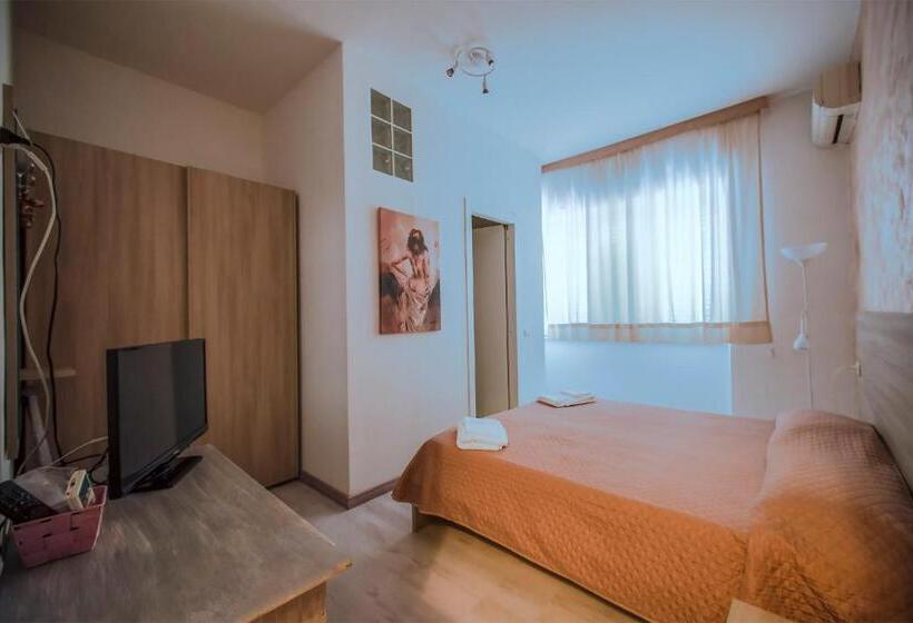 اتاق استاندارد با بالکن, Sabatino