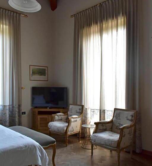 غرفة قياسية ثلاثية, Villa Pioppi