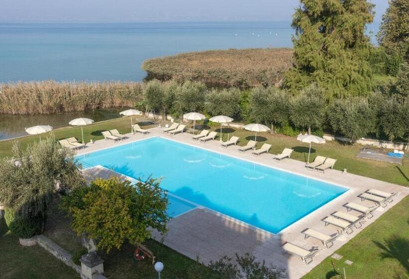 غرفة قياسية ثلاثية, Villa Pioppi