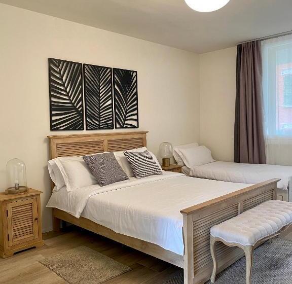 غرفة قياسية ثلاثية, Villa Pioppi