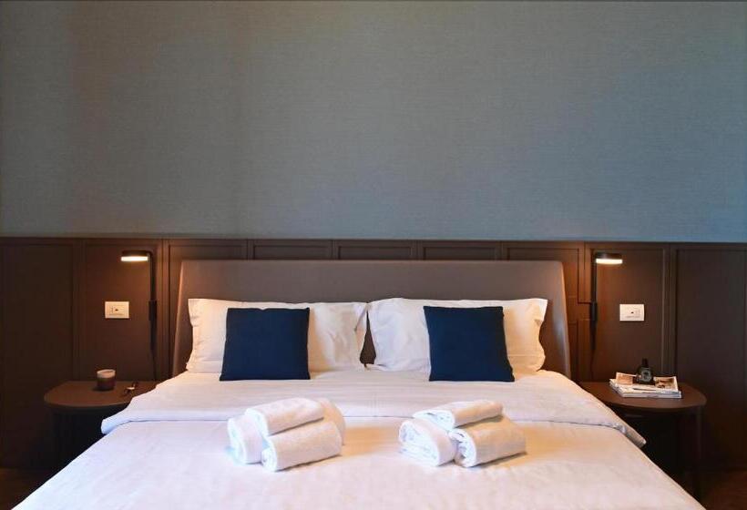 غرفة قياسية ثلاثية, Villa Pioppi