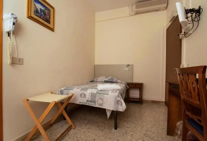 اتاق استاندارد یک نفره, Sabatino