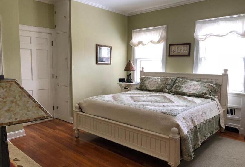 キングサイズベッドのデラックスルーム, Farrell House Lodge At Sunnybrook Trout Club