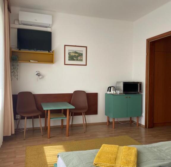 اتاق سوپریور, Hello Balcsi Apartmanház
