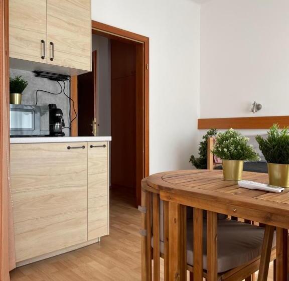 اتاق سوپریور چهار تخته, Hello Balcsi Apartmanház