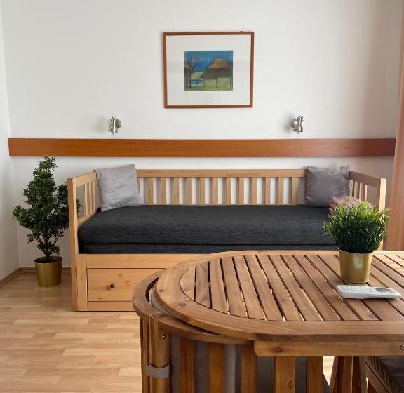 اتاق سوپریور چهار تخته, Hello Balcsi Apartmanház