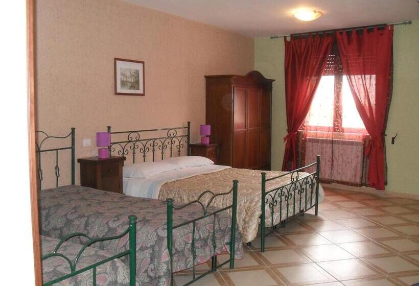 اتاق خانوادگی, Mamma Assunta