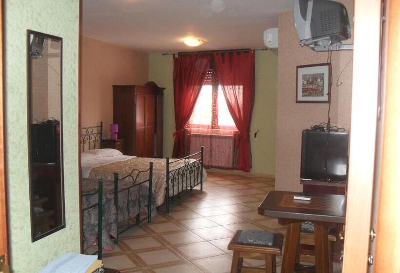 اتاق خانوادگی, Mamma Assunta