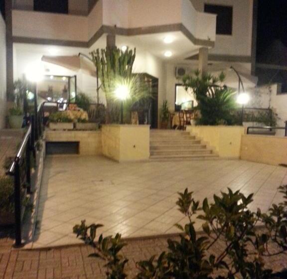 اتاق استاندارد چهار تخته, Mamma Assunta