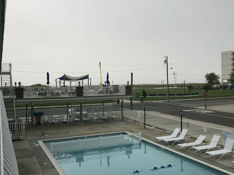 Люкс, Gold Crest Motel