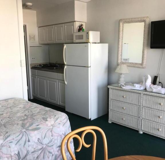 Люкс, Gold Crest Motel