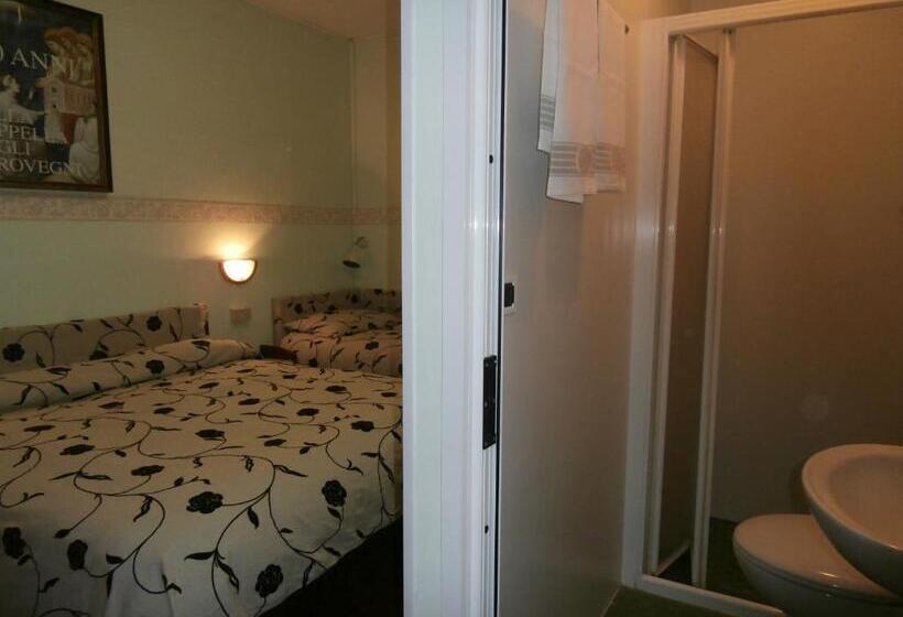 스탠다드 트리플 룸, Albergo Junior