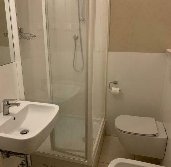 اتاق استاندارد چهار تخته, Albergo La Villetta