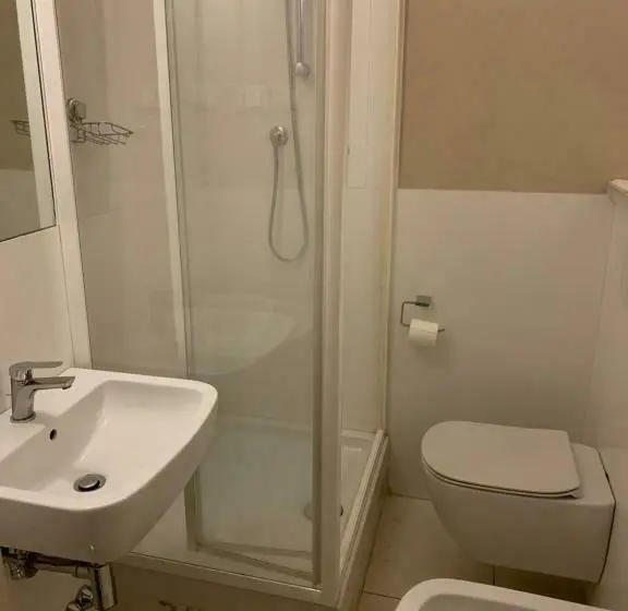 اتاق استاندارد چهار تخته, Albergo La Villetta
