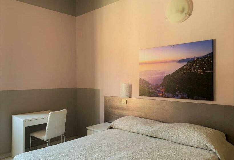 اتاق استاندارد چهار تخته, Albergo La Villetta