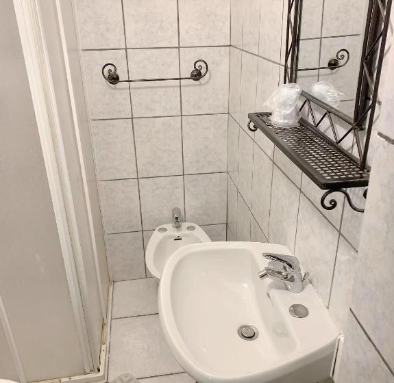 اتاق استاندارد چهار تخته, Albergo La Villetta