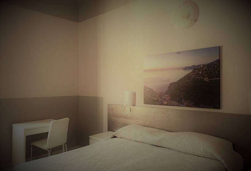 اتاق استاندارد سه نفره, Albergo La Villetta