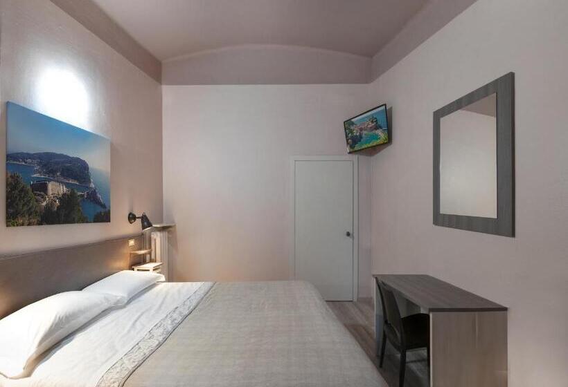 اتاق استاندارد سه نفره, Albergo La Villetta