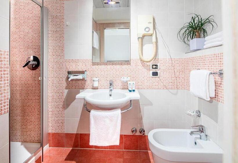 اتاق سوپریور سه تخته, Bristol