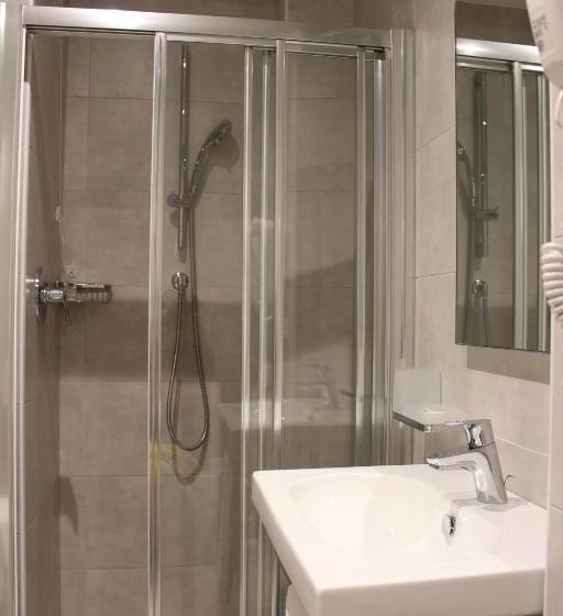 اتاق استاندارد, Bristol