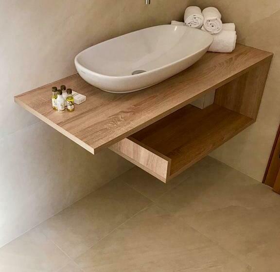 דירת חדר, Burgleitenhof